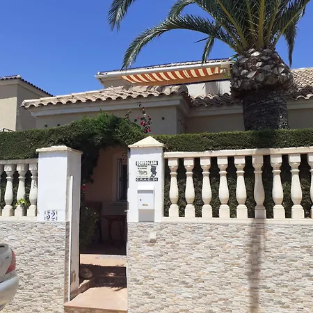 One Palm Tree, Costa Apartman