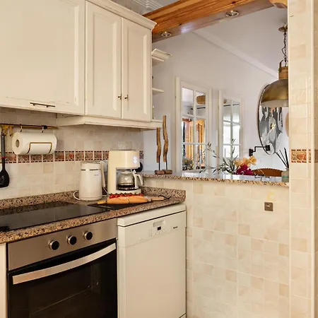 One Palm Tree, Costa Apartman